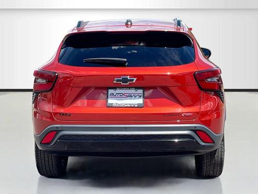 Cayenne Orange Metallic 2024 Chevrolet Trax FWD 2RS