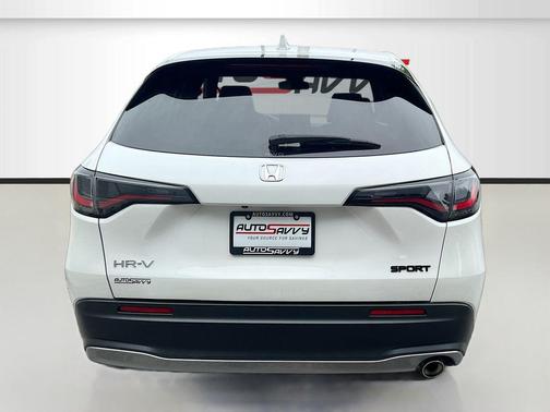 Platinum White 2024 Honda HR-V Sport