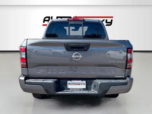 Gun Metallic 2022 Nissan Frontier SV