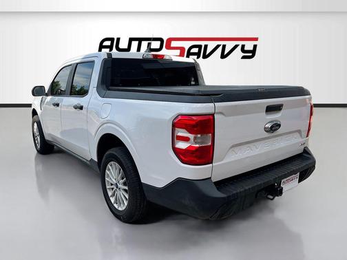 Oxford White 2022 Ford Maverick XL