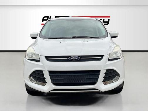Oxford White 2014 Ford Escape SE