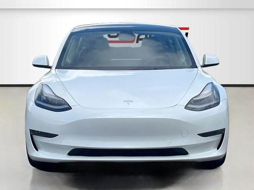 Pearl White Multi-Coat 2022 Tesla Model 3 Long Range