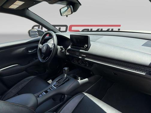 Platinum White Pearl 2024 Honda HR-V Sport