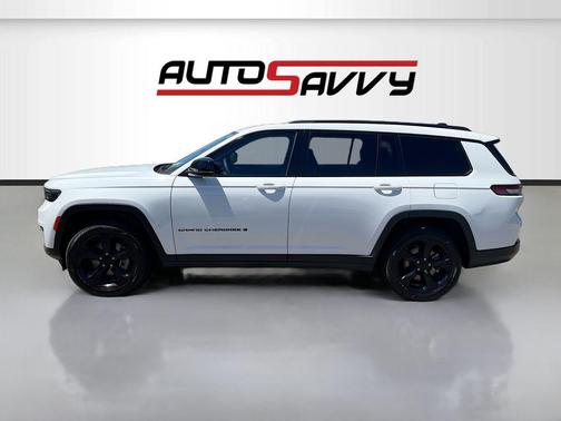 Bright White Clearcoat 2023 Jeep Grand Cherokee L Altitude