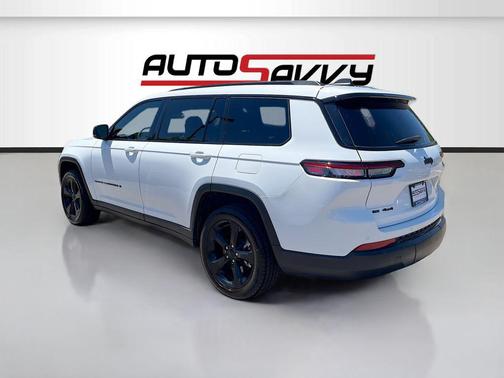 Bright White Clearcoat 2023 Jeep Grand Cherokee L Altitude