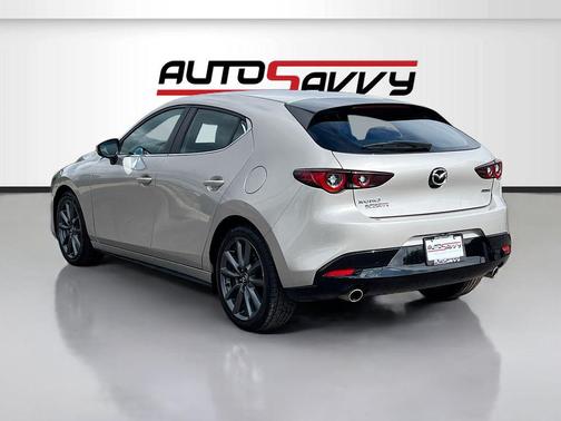 Platinum Quartz Metallic 2024 Mazda Mazda3 FWD w/Preferred Package