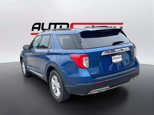 Atlas Blue Metallic 2022 Ford Explorer XLT