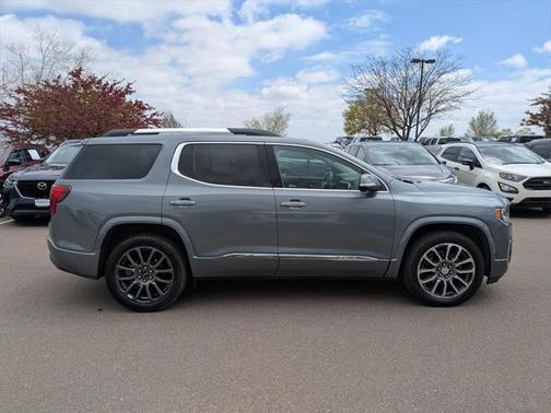 2022 GMC Acadia Denali