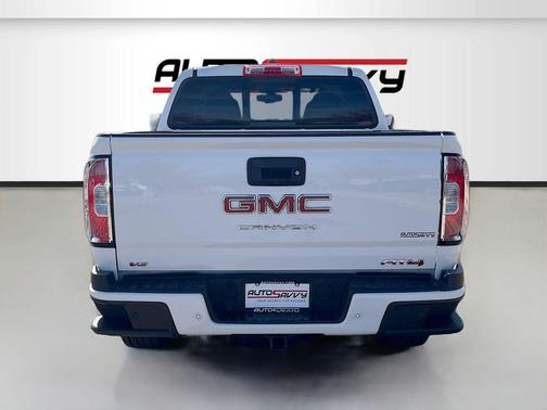 Summit White 2022 GMC Canyon AT4