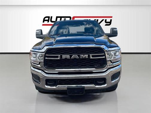 2024 RAM 2500 Tradesman Crew Cab 4x4 8' Box