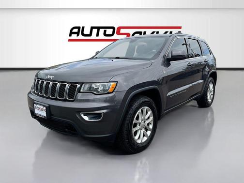 Granite Crystal Metallic Clearcoat 2021 Jeep Grand Cherokee Laredo