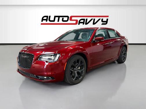 Velvet Red Pearlcoat 2022 Chrysler 300 S