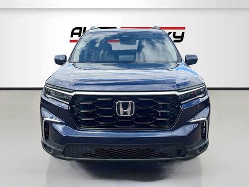 2025 Honda Pilot Touring 8-Passenger