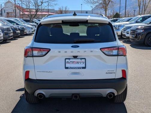 2022 Ford Escape Titanium