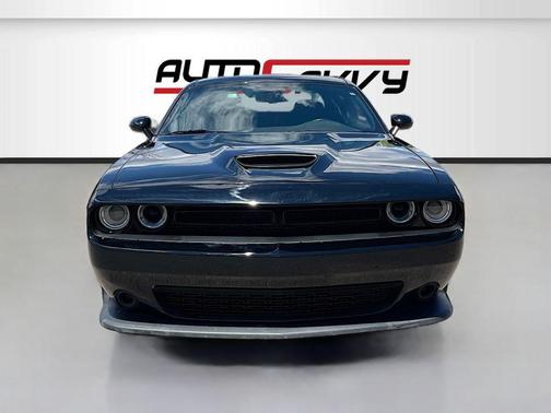 Pitch Black Clearcoat 2023 Dodge Challenger R/T