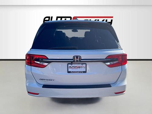 Platinum White Pearl 2024 Honda Odyssey EX-L