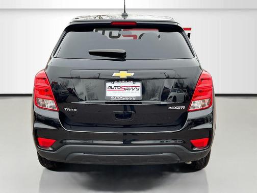 Mosaic Black Metallic 2020 Chevrolet Trax LS