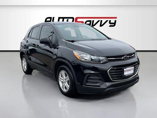 Mosaic Black Metallic 2020 Chevrolet Trax LS