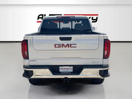 White Frost Tricoat 2024 GMC Sierra 1500 SLT