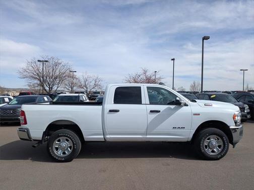 2022 RAM 3500 Tradesman Crew Cab 4x4 6'4' Box