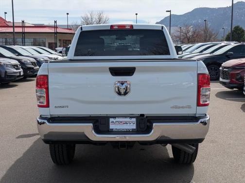 2022 RAM 3500 Tradesman Crew Cab 4x4 6'4' Box