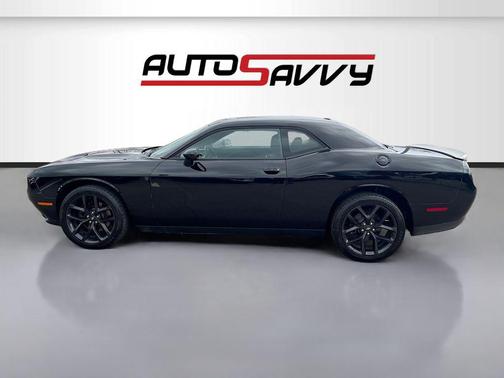 Pitch Black Clearcoat 2019 Dodge Challenger SXT