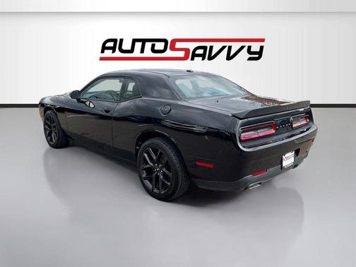 Pitch Black Clearcoat 2019 Dodge Challenger SXT