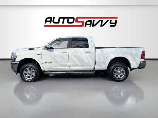 Bright White Clearcoat 2022 RAM 2500 Laramie Crew Cab 4x4 6'4' Box