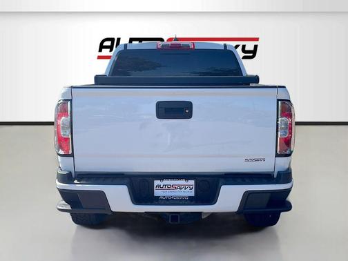Summit White 2022 GMC Canyon AT4