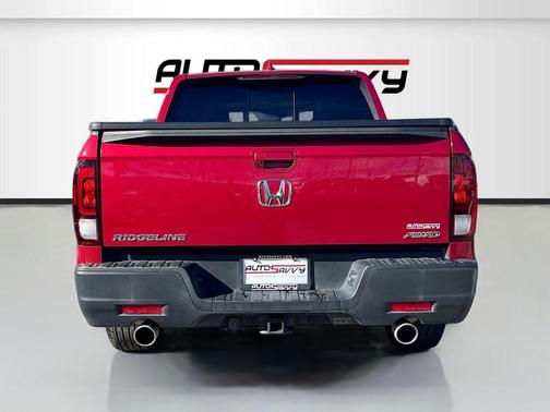 Radiant Red Metallic II 2023 Honda Ridgeline RTL