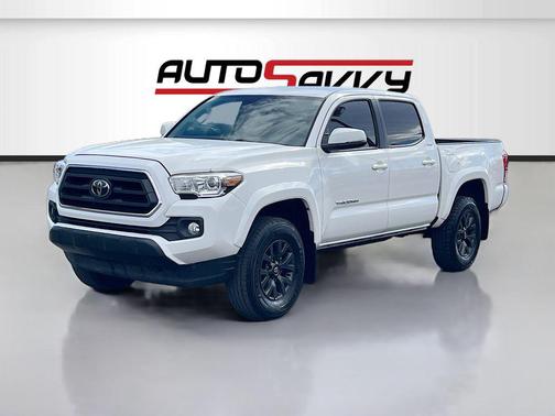 White 2022 Toyota Tacoma SR5
