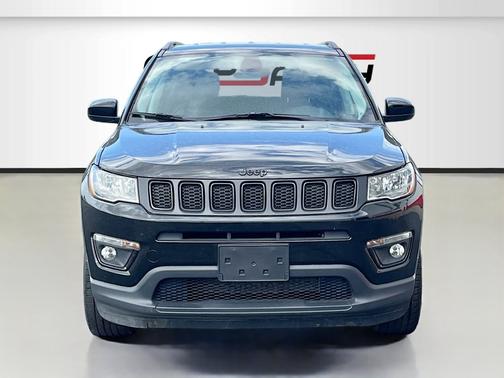 Diamond Black Crystal Pearlcoat 2020 Jeep Compass Latitude