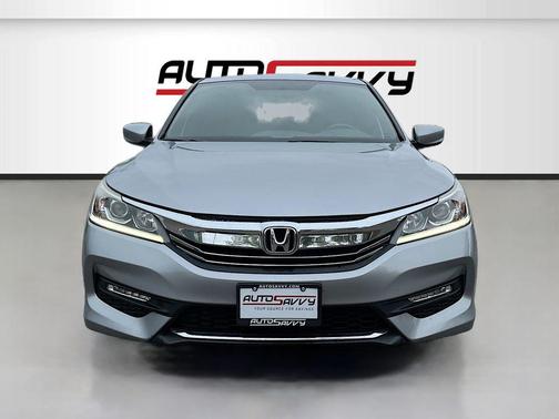 Lunar Silver Metallic 2017 Honda Accord Sport SE