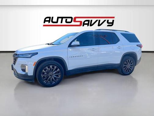 Summit White 2023 Chevrolet Traverse RS