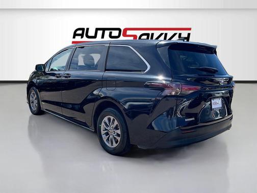 Midnight Black Metallic 2021 Toyota Sienna LE