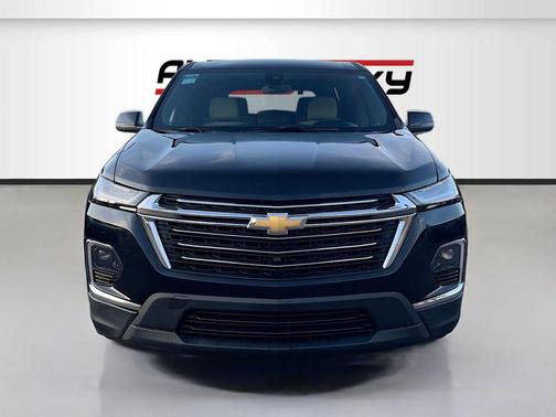 Mosaic Black Metallic 2023 Chevrolet Traverse LS