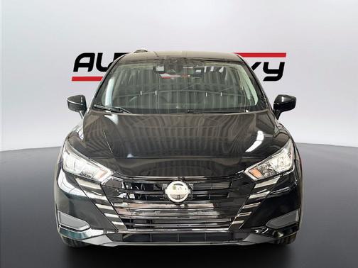 Super Black Metallic 2024 Nissan Versa 1.6 SV