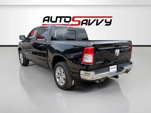 Diamond Black Crystal Pearlcoat 2024 RAM 1500 Big Horn/Lone Star