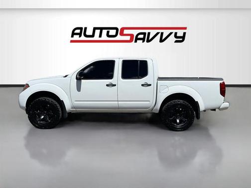 Glacier White 2021 Nissan Frontier SV