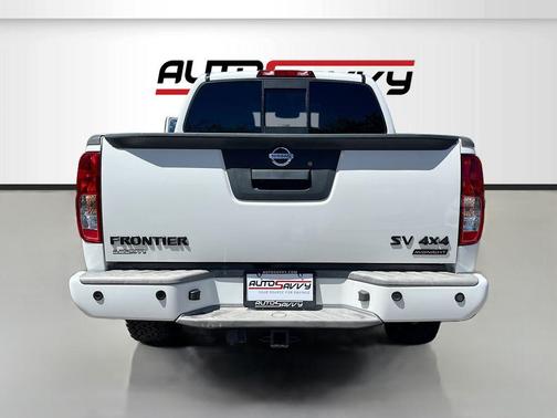 Glacier White 2021 Nissan Frontier SV