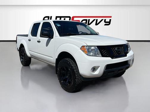 Glacier White 2021 Nissan Frontier SV