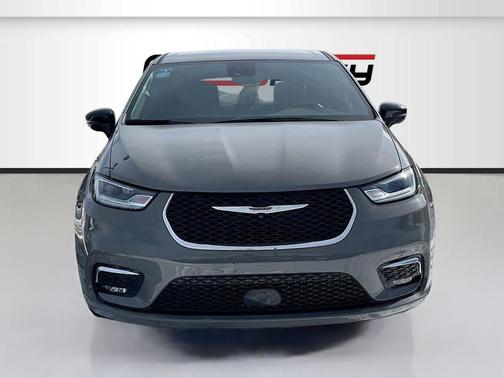 2025 Chrysler Pacifica L