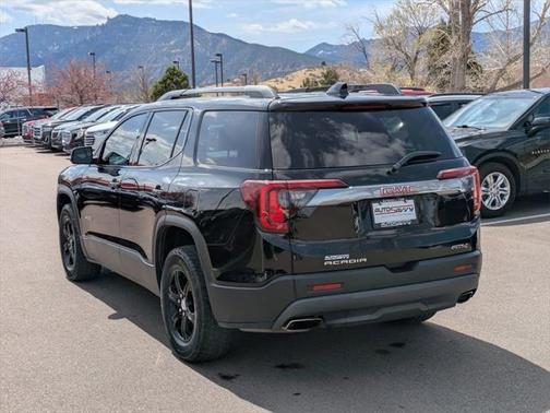 2023 GMC Acadia AWD AT4
