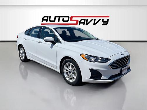 Oxford White 2019 Ford Fusion SE