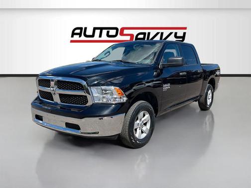 Diamond Black Crystal Pearlcoat 2020 RAM 1500 Tradesman