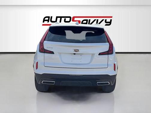 Crystal White Tricoat 2024 Cadillac XT4 Premium Luxury
