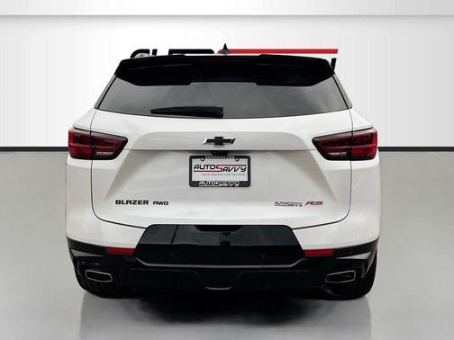 Iridescent Pearl Tricoat 2025 Chevrolet Blazer RS