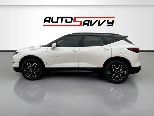 Iridescent Pearl Tricoat 2025 Chevrolet Blazer RS