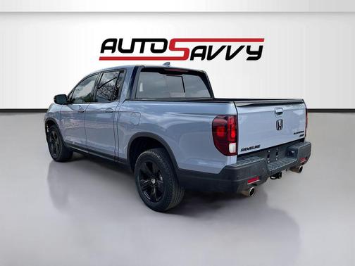 Sonic Gray Pearl 2023 Honda Ridgeline Black