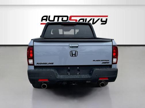 Sonic Gray Pearl 2023 Honda Ridgeline Black